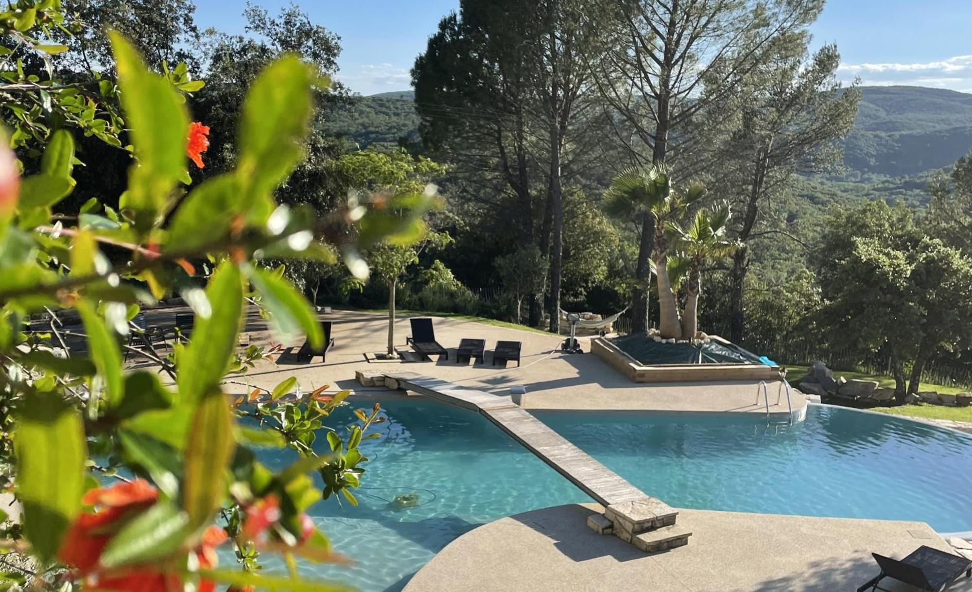 Hotel Restaurant Clos Des Sullys Montclus エクステリア 写真