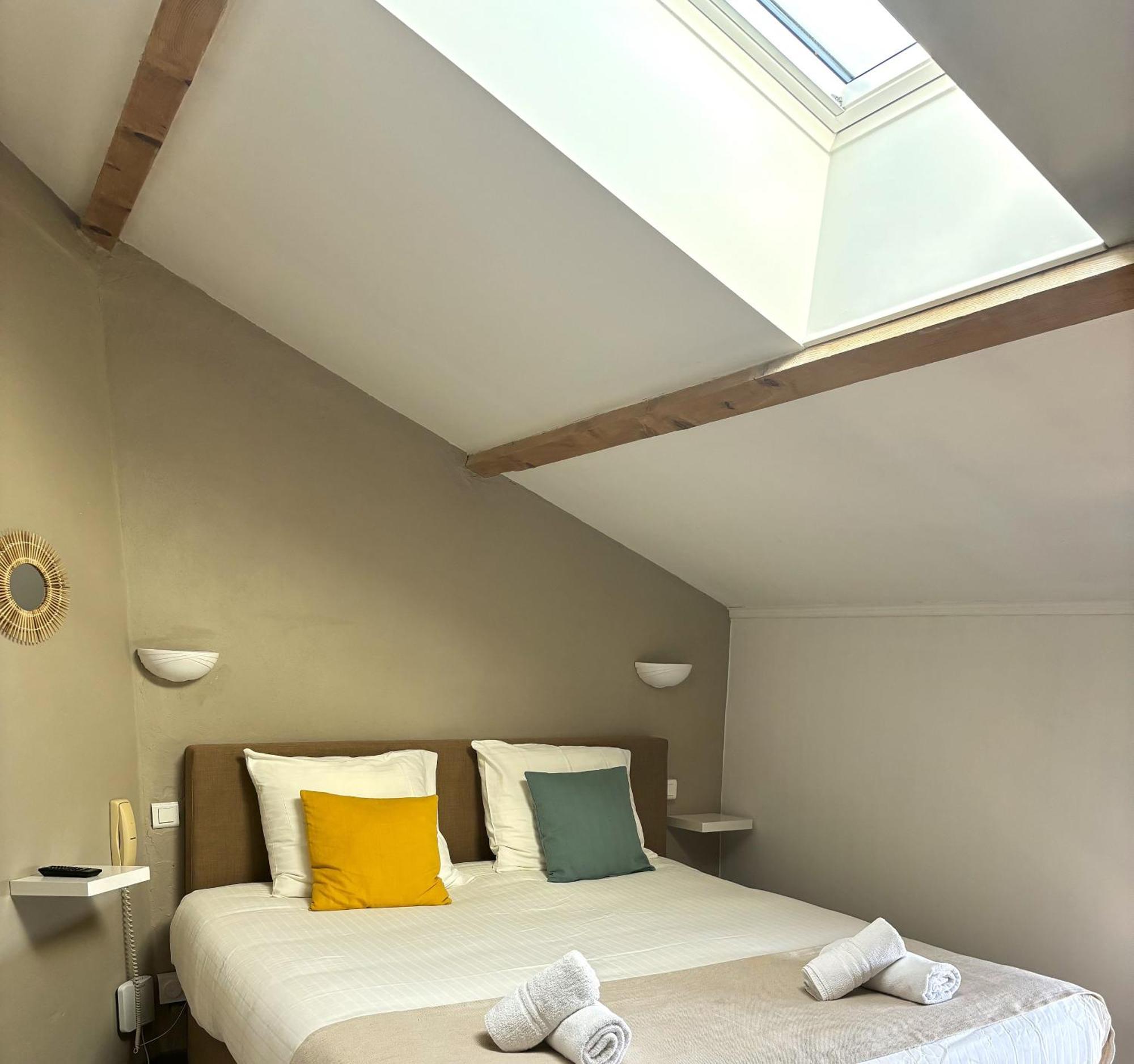 Hotel Restaurant Clos Des Sullys Montclus エクステリア 写真